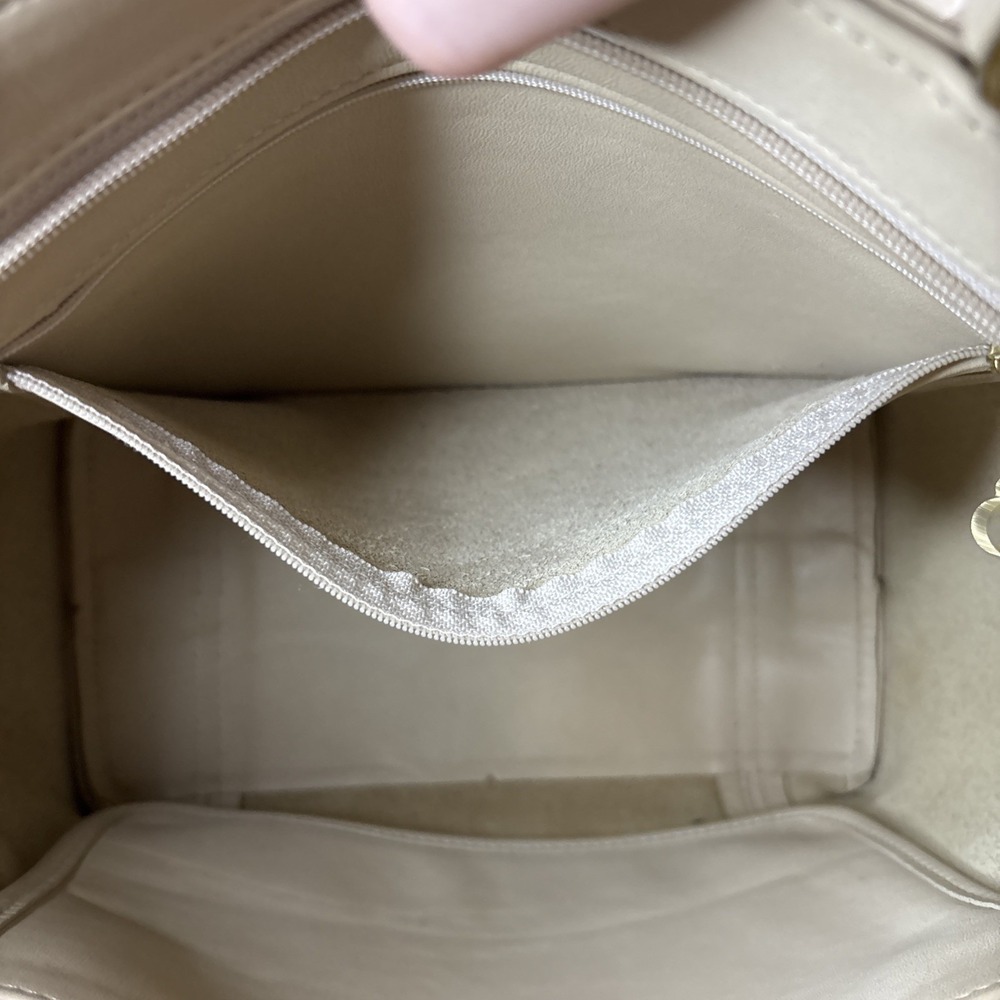 Vintage COACH Bone White Leather, Waverly Tote Bag, Zip, 4133 90s Dominican - Picture 9 of 16